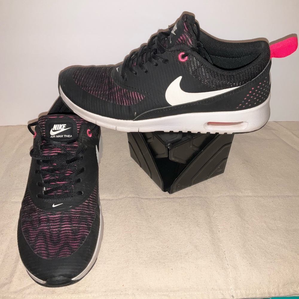Nike 6Y fits women’s 7 Nike Air Max Thea EM Running Training Blk /Pink Sneakers